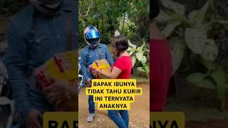 Download lagu momen haru anak rantau pulang kampung beri kejutan nyamar jadi kurir mp3
