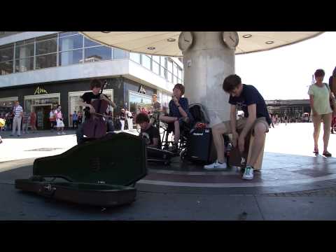 Flashback Monkeys unplugged - Let [live @ Berlin Alexanderplatz]