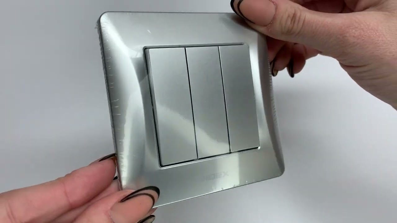 Выключатель трехклавишный VIDEX Binera серебряный шёлк VF-BNSW3-SS