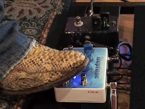 Tortuga Effects NEPTUNE guitar pedal demo VIBE with Strat & Dr Z amp