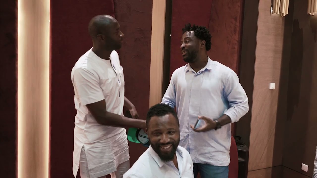 Visite de Yaya Touré avec certains de ses coéquipiers aux Eléphants à l'hôtel Radisson Blu (Video)