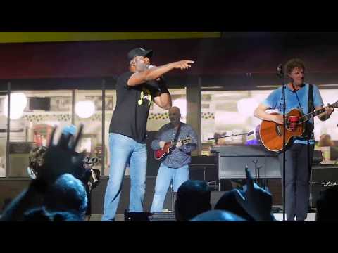 Hootie & the Blowfish - Hey Hey What Can I Do - Charleston, SC 8/11/17