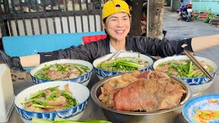 Download lagu CHỊ EM CẢ XÓM KÉO NHAU RA XEM NGA SUMO THỬ SỨC VỚI NHỮNG TÔ PHỞ KHỔNG LỒ GẦN 40 NĂM THƯƠNG HIỆU mp3