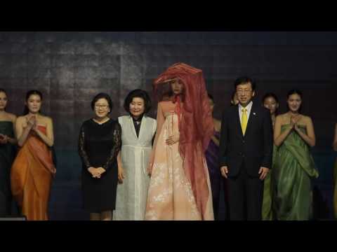 Lee Young Hee Fashion Show