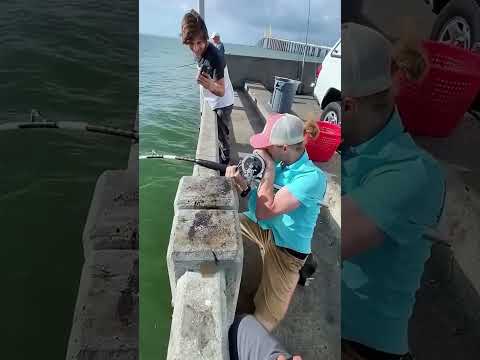 Was er an der Angel hat ist verrückt