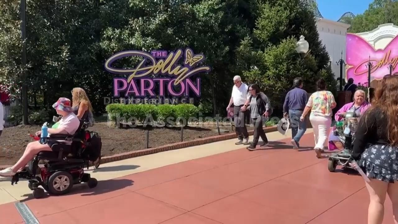 Dolly Parton dies at 80; fans at her Tennessee theme park mourn music and philanthropy icon