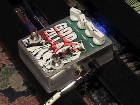 Devi Ever Godzilla fuzz guitar effects pedal demo with Strat