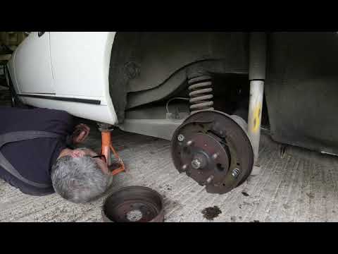 1973 Triumph Stag Tyres and back end noise - Parental Warning