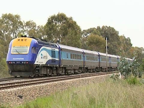 Countrylink XPT speeds towards Violet Town - Intercity Passenger Trains in Australia - PoathTV