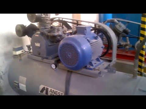 7.5 HP Anest Iwata Lubricated Air Compressor, 220 at 7.5 HP Anest Iwata Lubricated Air Compressor, 220 at