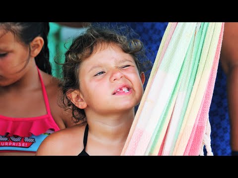 [Filme 51] Anna Mel, em 2020, 5º aninho, na praia.