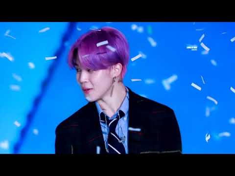 BTS and TWICE moments in SMA 2019.