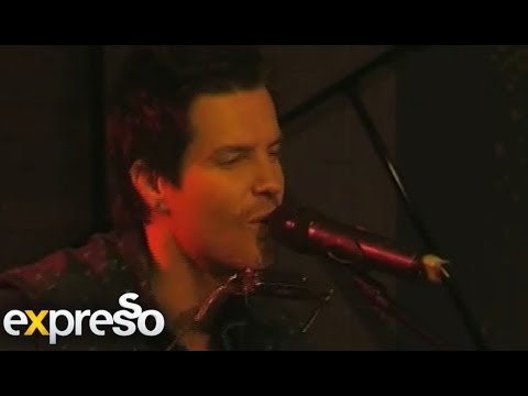 Elvis Blue voer "Rede Om te Glo" live op Expresso