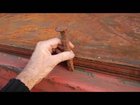 Pinning a boxcar door (hopping freight trains)