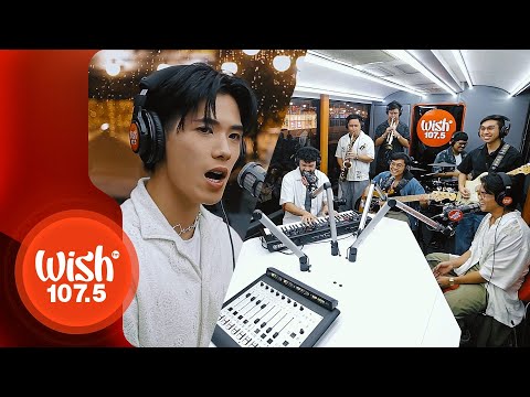 Lola Amour and KOKORO of Psychic Fever from Exile Tribe perform "The Moment" on Wish 107.5 Bus