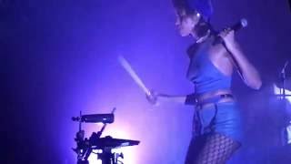 AlunaGeorge - In My Head (live)