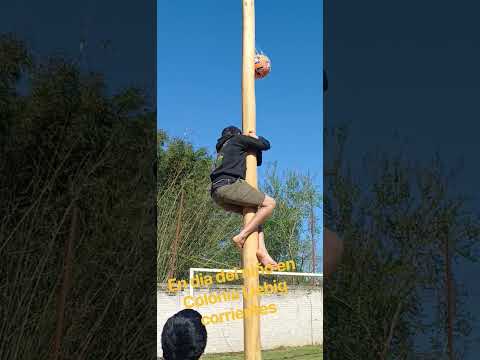 El palo enjavonado jugando los chicos de Colonia Liebig Corrientes