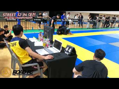 스트릿주짓수32 어덜트 남성 블루 앱솔루트(무체급)A조 4강 엄세진 vs 성향제(본사이코리아 우송)