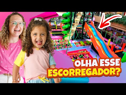 ESCORREGADOR GIGANTE NO PARQUE - FAMÍLIA BELLA LISA SHOW