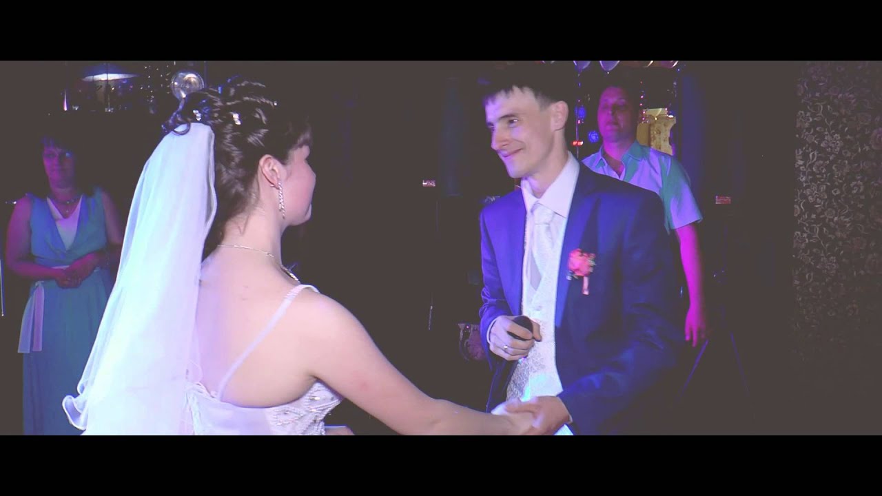 свадебная песня жениха невесте. невеста с гармонью. свадьба пела. невеста поет на свадьбе. свадьба жених поёт.