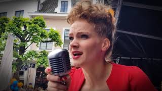 Along Comes Mary met 'Stick together'