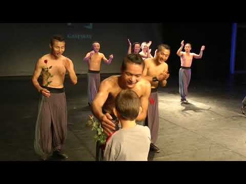 Long Yun Kung Fu Troup Overseas Performance