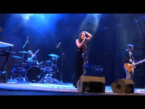 Ewa Farna - Ostrava (hala Gong) - 14.12.2012 - Ticho