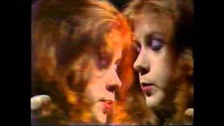 Kirsty MacColl "Clock goes round" 1981