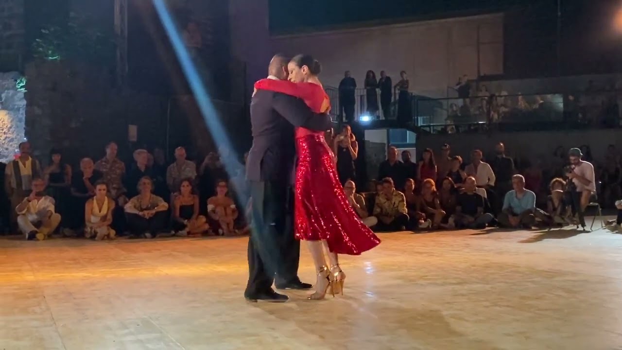 Video thumbnail for Carlos Estigarribia y Gisela Natoli - "Milonga de Mis Amores" - Orquesta Juan D'Arienzo