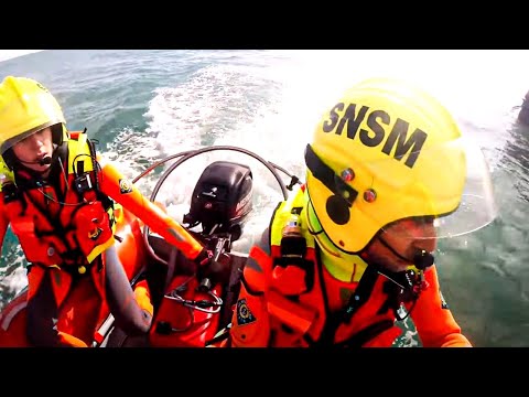 Sauveteurs en mer : intervention dans des marées dangereuses