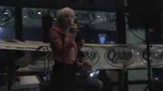 Katharine McPhee - &quot;It&#39;s Not Right&quot; (Live in Pittsburgh)