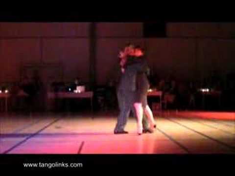  Andrea Misse  and  Javier Rodriguez  are  dancing  to  the  tango  "  Tres Esquinas  "