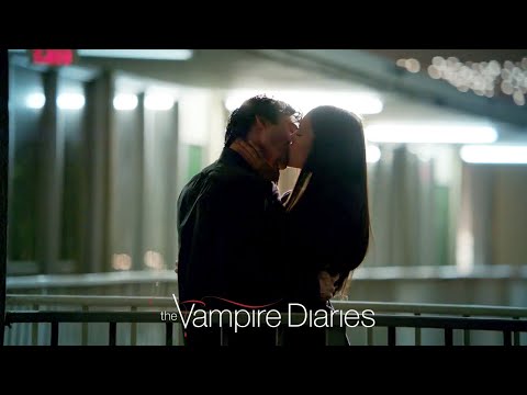 Forget About Your Boyfriend, Meet Me at the Motel Room | The Vampire Diaries