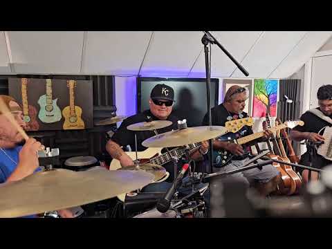 MOTIVO | EMILIO MEDLEY