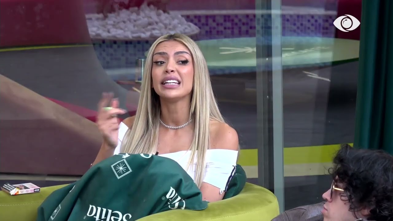 “Hiqi syzet, ta shikoj me kë po flet”/ Brikena debaton me Selin