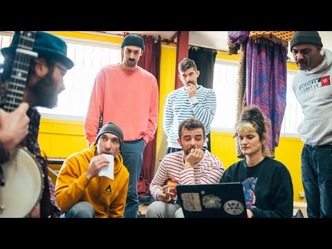 Deluxe - MOUSTACHE GRACIAS feat La Rue Kétanou - official video