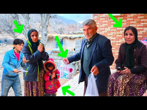 Tränen einer obdachlosen Frau nach dem Verlust ihres Telefonisten