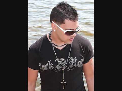 MALY LA VOZ DEL FUTURO - ENTRE LOS 3 VIDEO