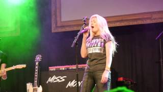 Miss Montreal - Being alone at Christmas