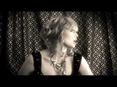 Sofia Talvik - Clown