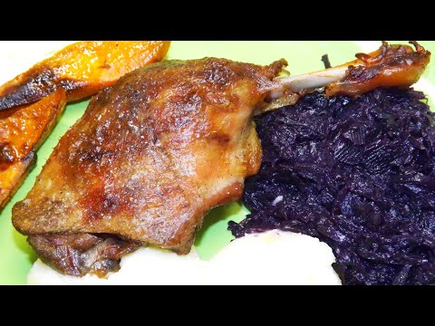 Sült kacsahús párolt káposztával és tejfölös burgonyapürével