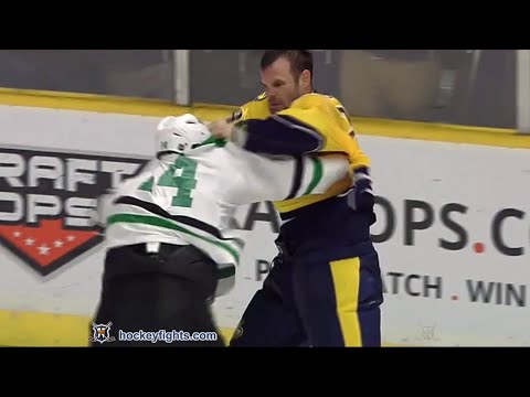 Jamie Benn vs Paul Gaustad