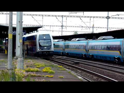 Setkání vlaků ve stanici Poříčany + průjezd Pendolina