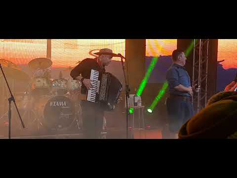 Tchê Garotos Origens- Vacaria-RS. El Amor.