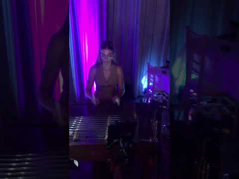 Huncúti - Sedemdesiat sukien mala (Pod oblôčkom vyskakoval) #shorts