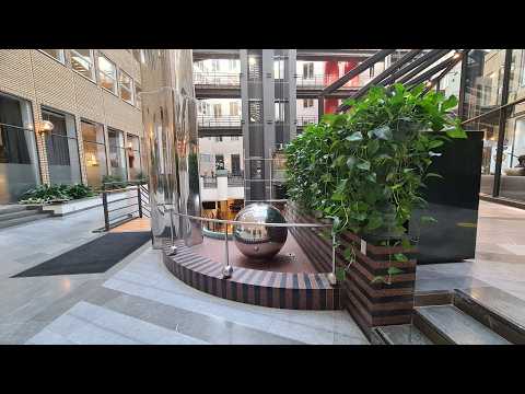 Källan med obelisk — Bonnierhuset, atrium