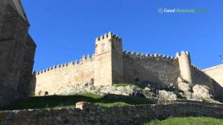preview picture of video 'Castillo de Sancho IV e Iglesia de la Asunción, Santa Olalla del Cala, Huelva'