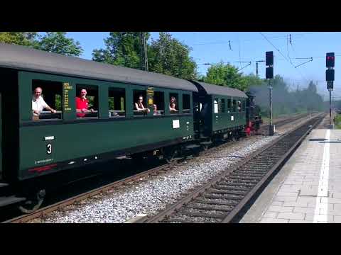 169 005 und 70 083 des BLV fahren durch den Bahnhof München Giesing.