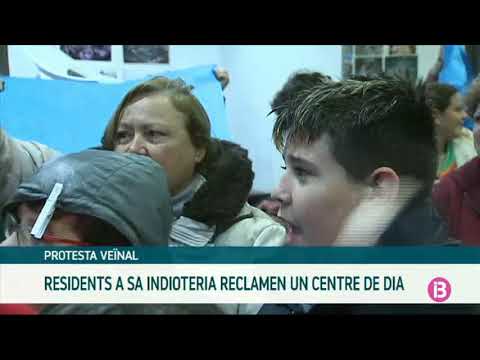 Concentració popular per reclamar un centre de dia a sa Indioteria