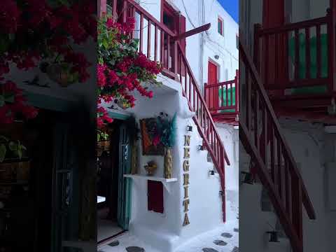 Euro summer is calling… and Greece with the Tribe is the only way to answer 🇬🇷✨